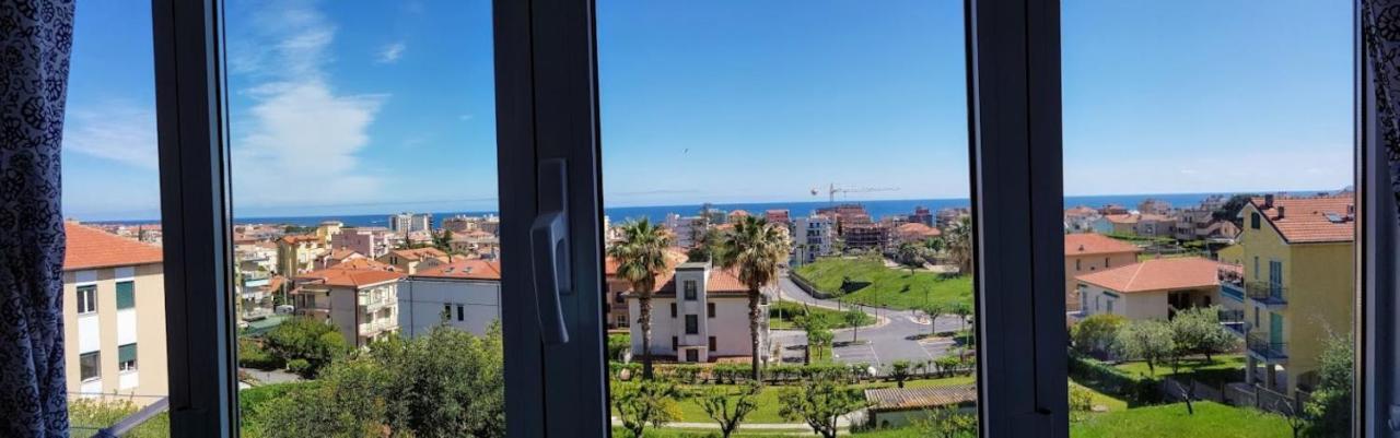 Very Cosy House With Fabulous Sea View! Appartement Pietra Ligure Buitenkant foto